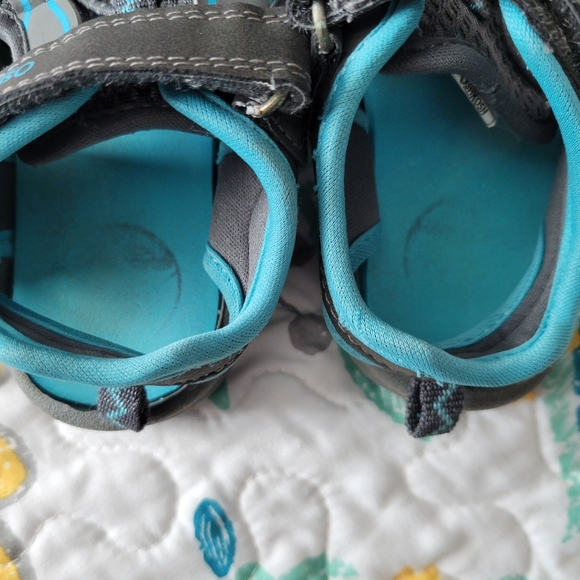 Boys Osh Kosh sandals - Picture 4 of 8